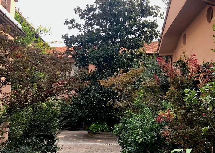 Magnolia House