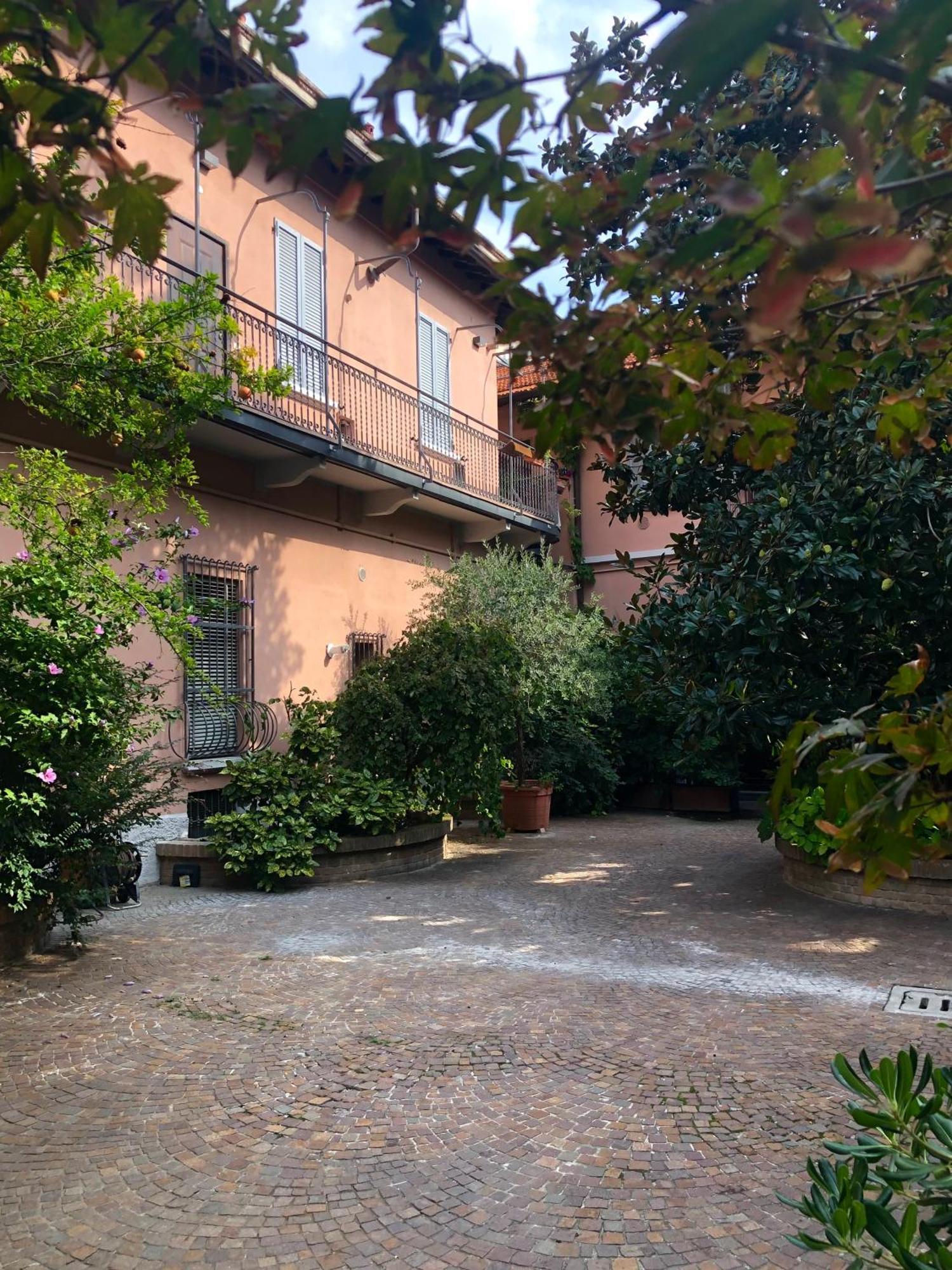 Magnolia House *
